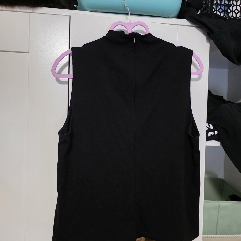 Sleeveless Mock Neck Tank Top - Black - Picture 3 of 3